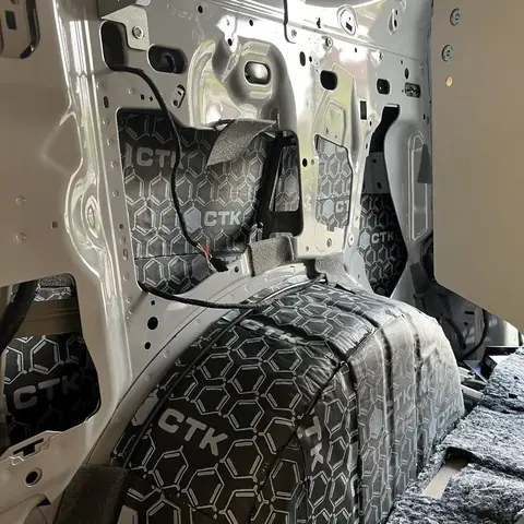 Ford Transit Custom Nugget 2024 – wyciszenie