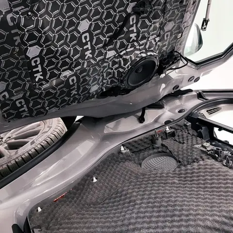 Ford Transit Custom Nugget 2024 – wyciszenie