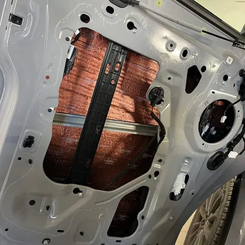 Ford Transit Custom Nugget 2024 – wyciszenie