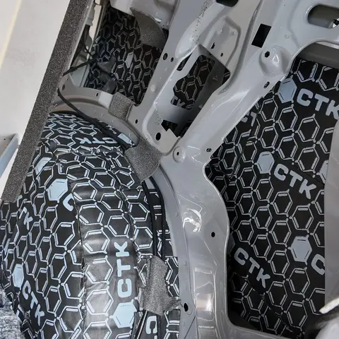 Ford Transit Custom Nugget 2024 – wyciszenie