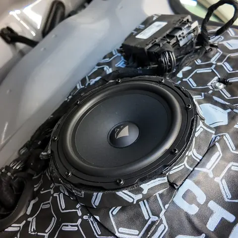 Ford Transit Custom Nugget 2024 – montaż audio